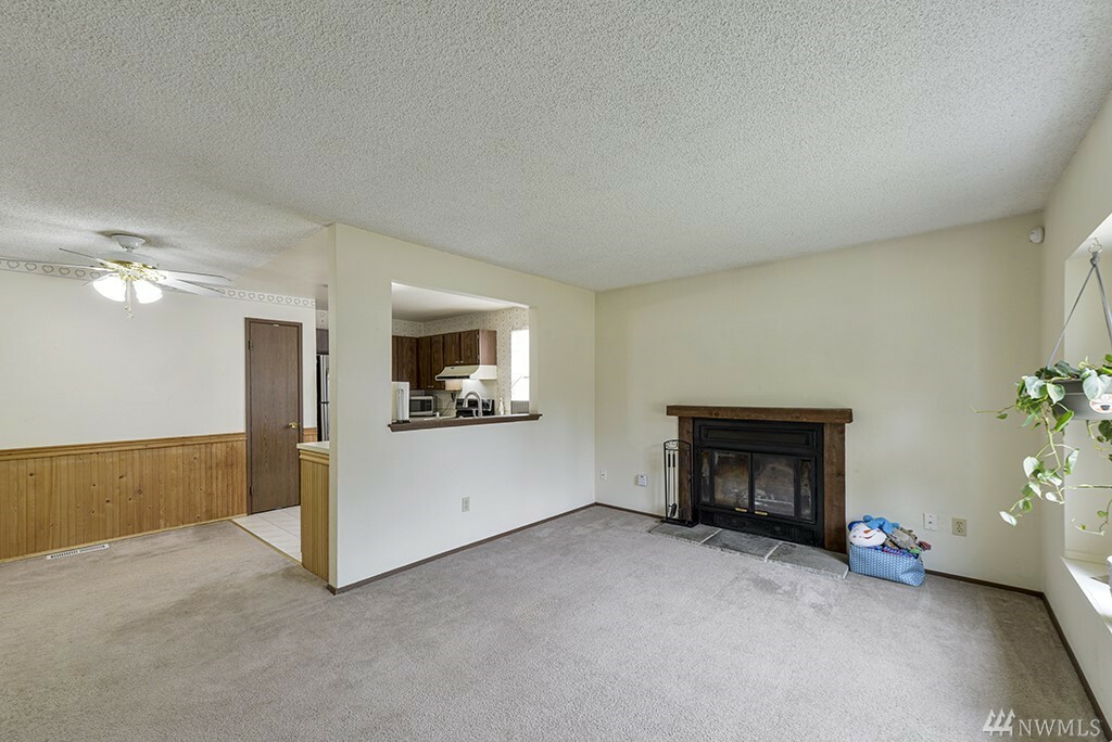 Property Photo: 815 SW 317th Place WA 98023