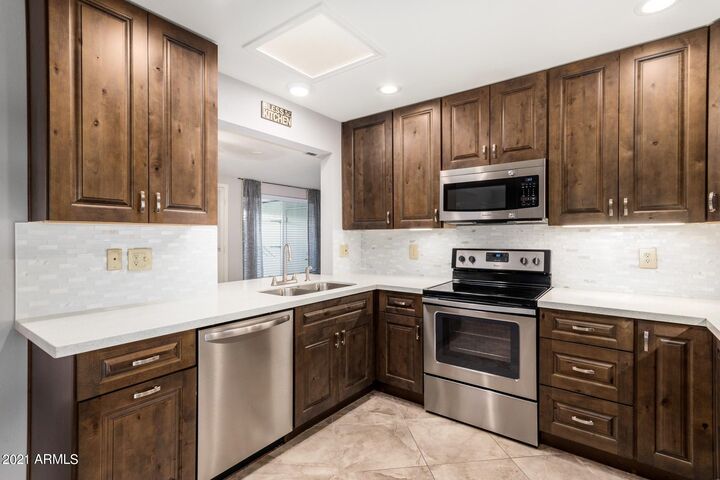 Property Photo: 10864 W Santa Fe Drive AZ 85351