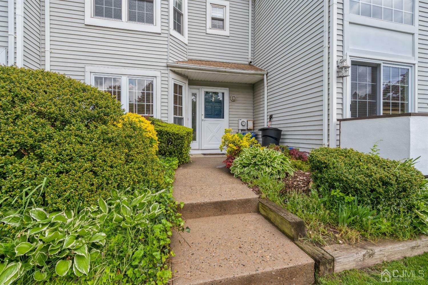 Property Photo:  32 Ivy Hill Road  NJ 08859 