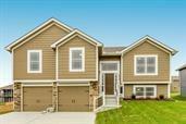 Property Photo:  1607 Willow Lane  MO 64060 