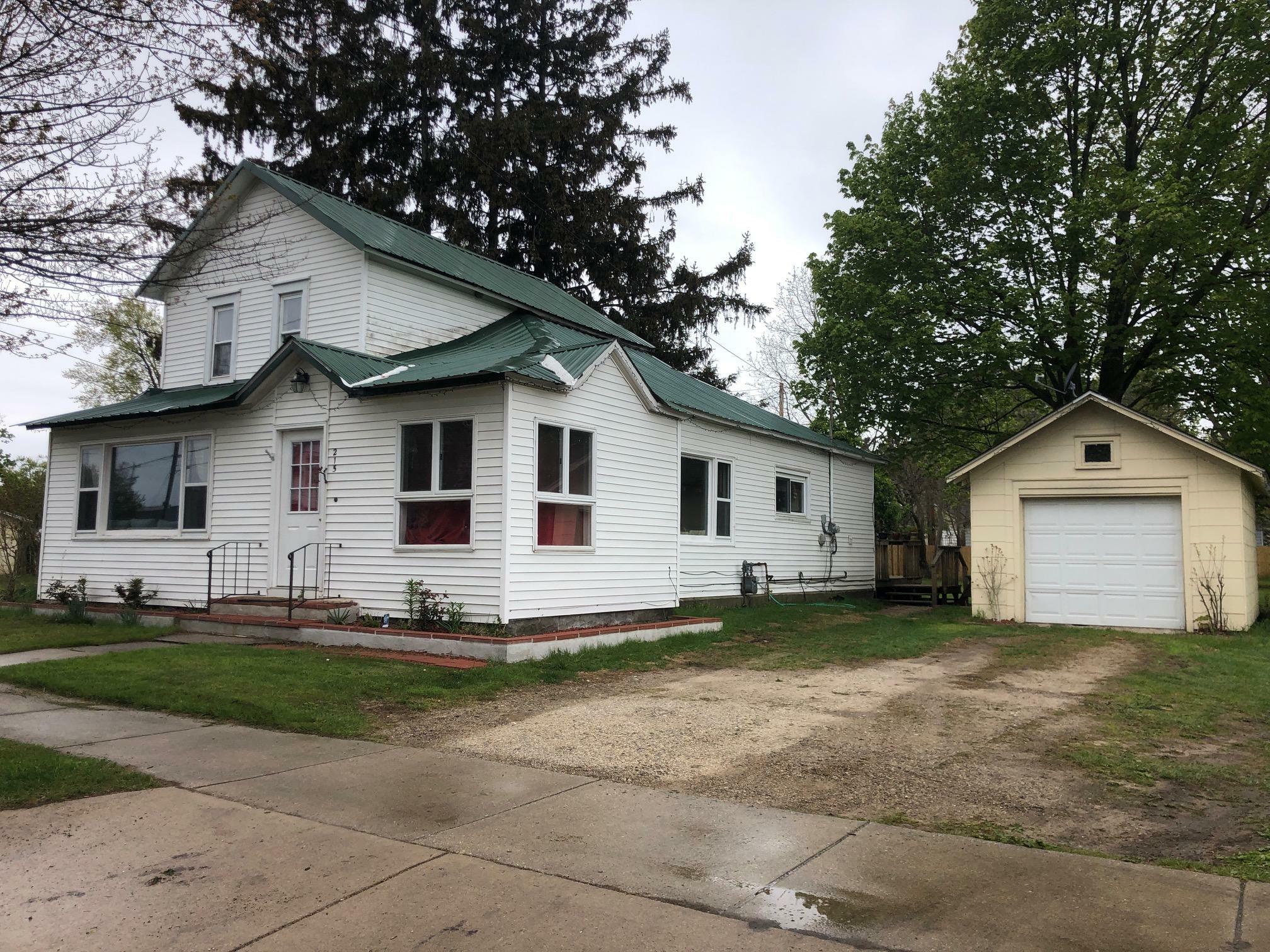 Property Photo: 215 N Maple Street MI 49408