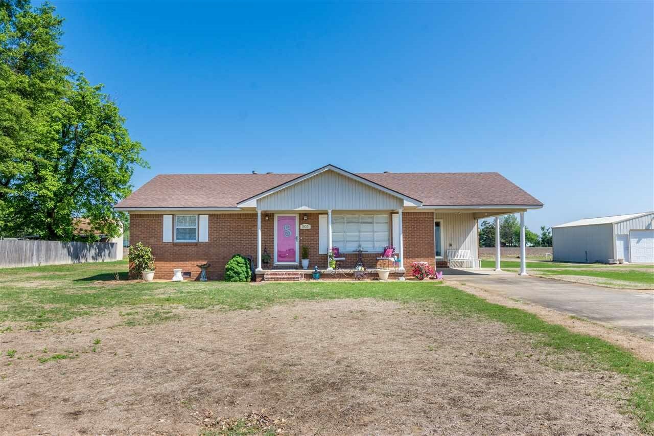 Property Photo:  503 E State  AR 72419 