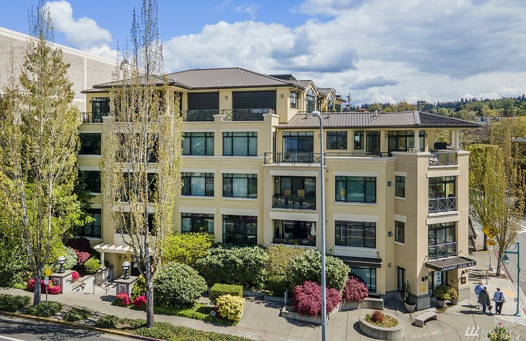 Property Photo:  210 Market St 203  WA 98033 