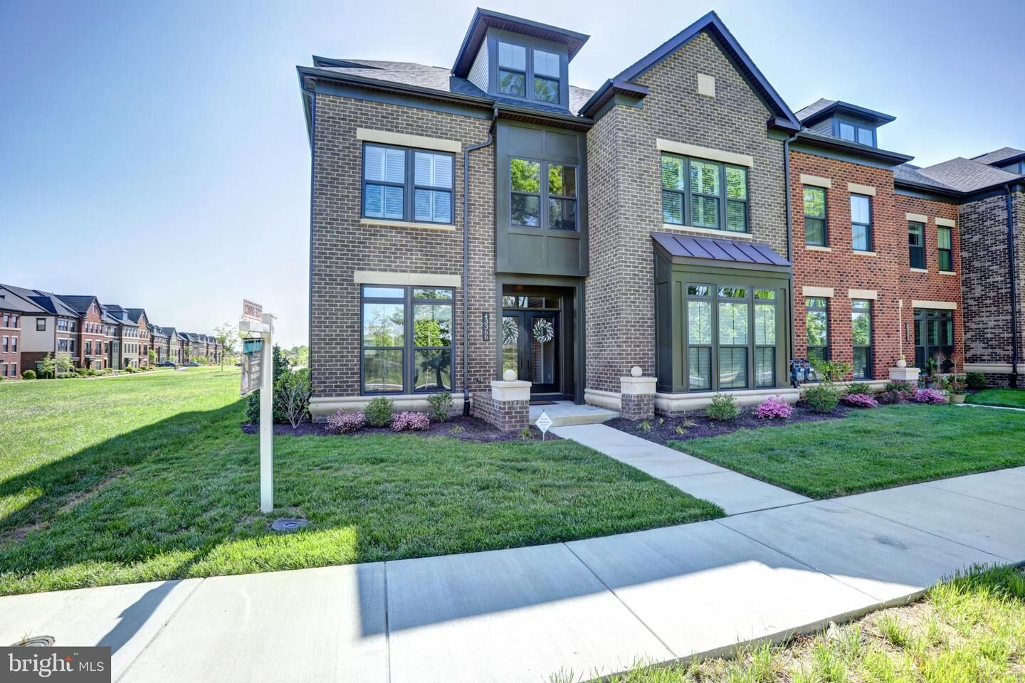 Property Photo: 43366 Dewey Square VA 20148