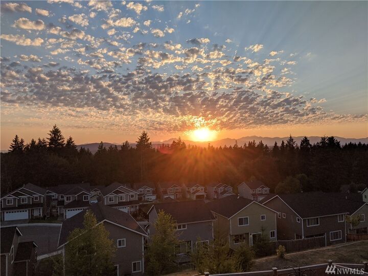 Property Photo:  772 Freedom Ct SE  WA 98366 