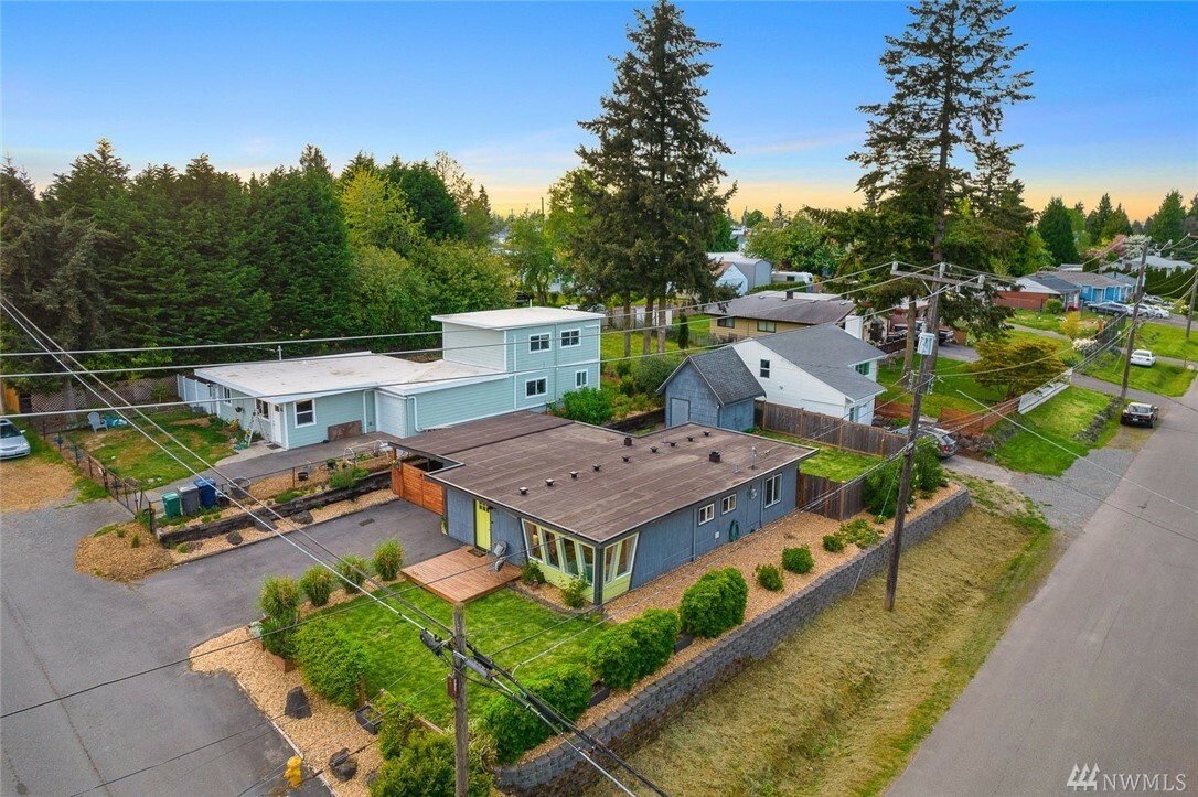 Property Photo:  152 S 112th St  WA 98168 