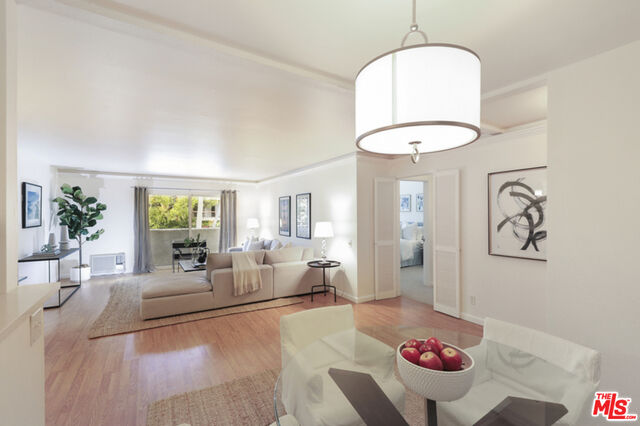 Property Photo:  1925   Overland Ave 104  CA 90025 