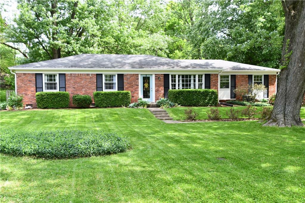 Property Photo:  1356 Orchard Park Drive W  IN 46280 