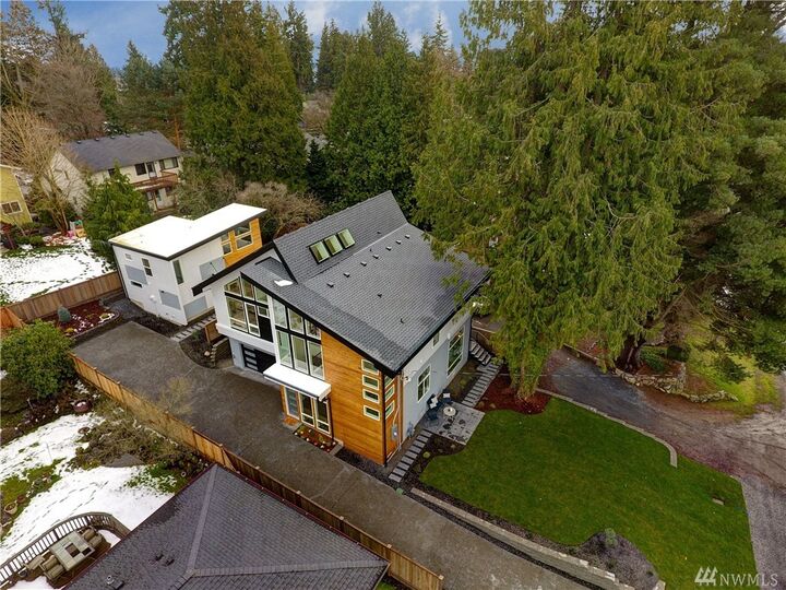 Property Photo:  11036 Alton Ave NE A  WA 98125 