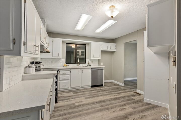 Property Photo:  301 E Annas Wy  WA 98584 