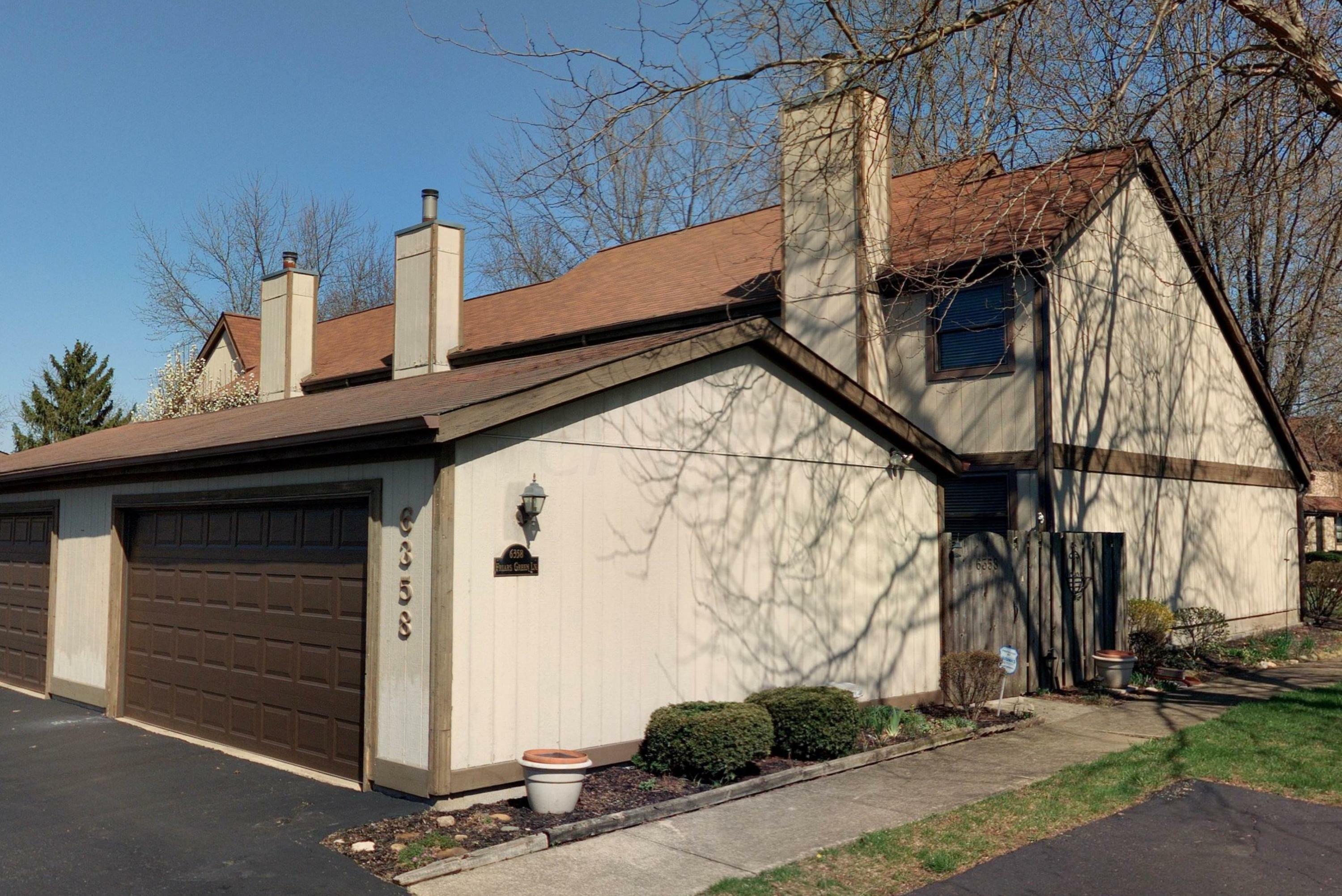 Property Photo: 6358 Friars Green Lane OH 43213