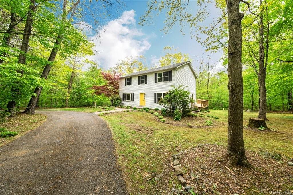 Property Photo:  49 Greenshire Way  NY 12586 