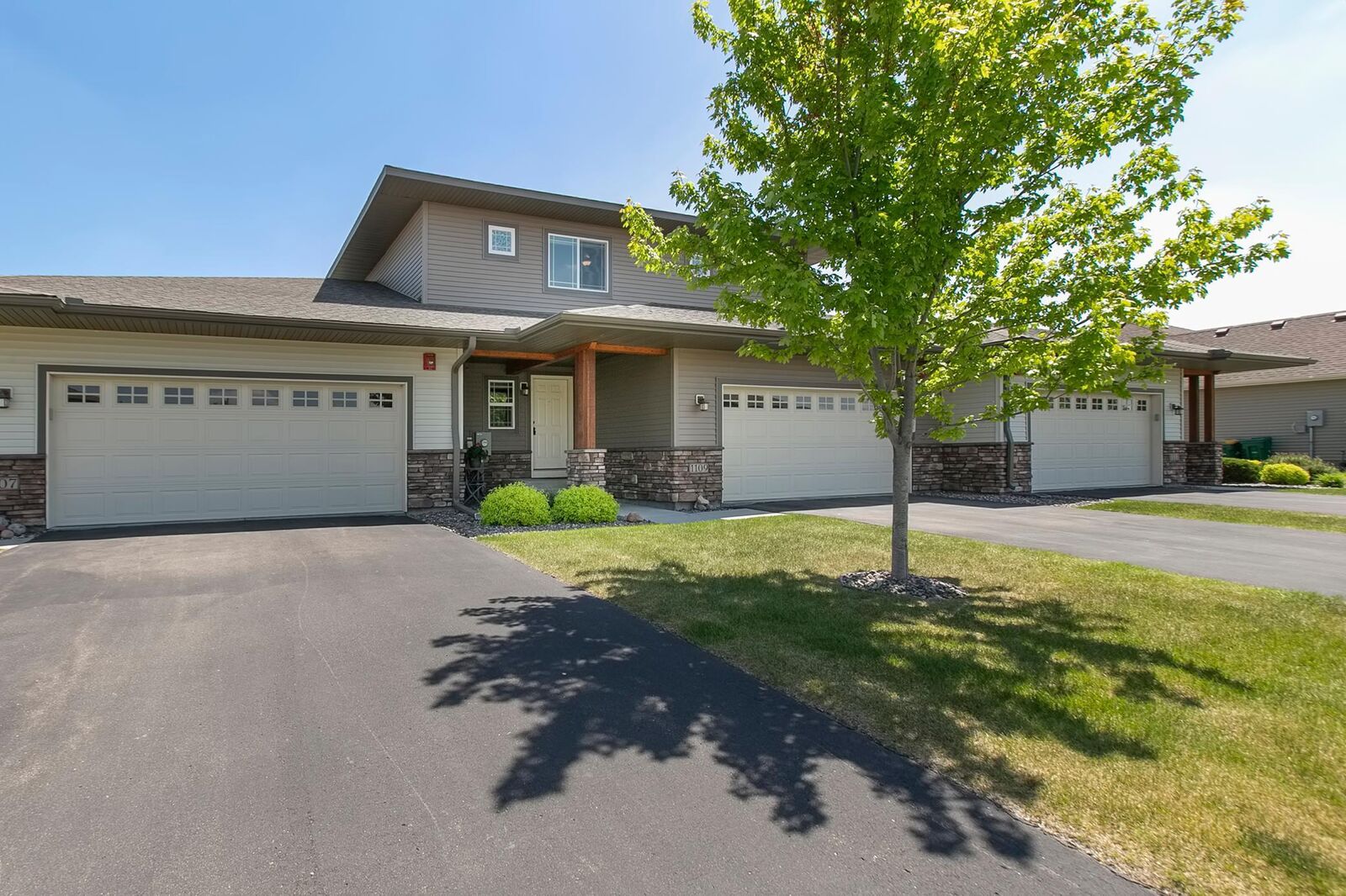 Property Photo:  1109 Lorraine Court  MN 55315 