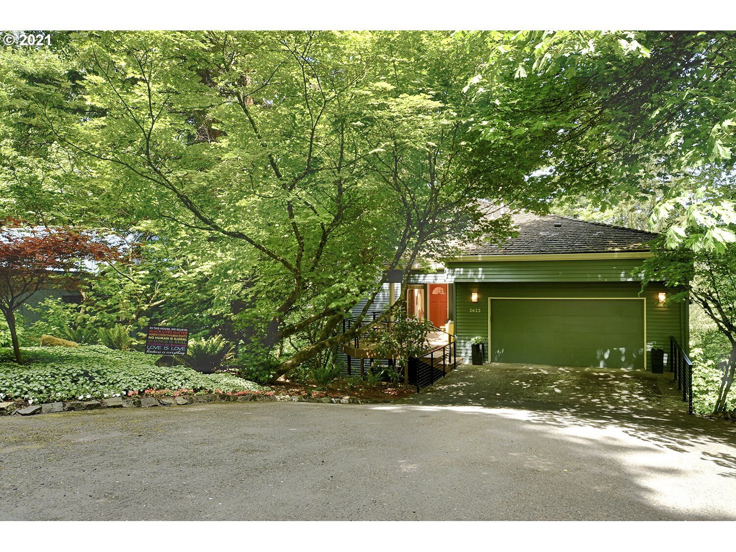 Property Photo: 2622 SW Fairmount Blvd OR 97239