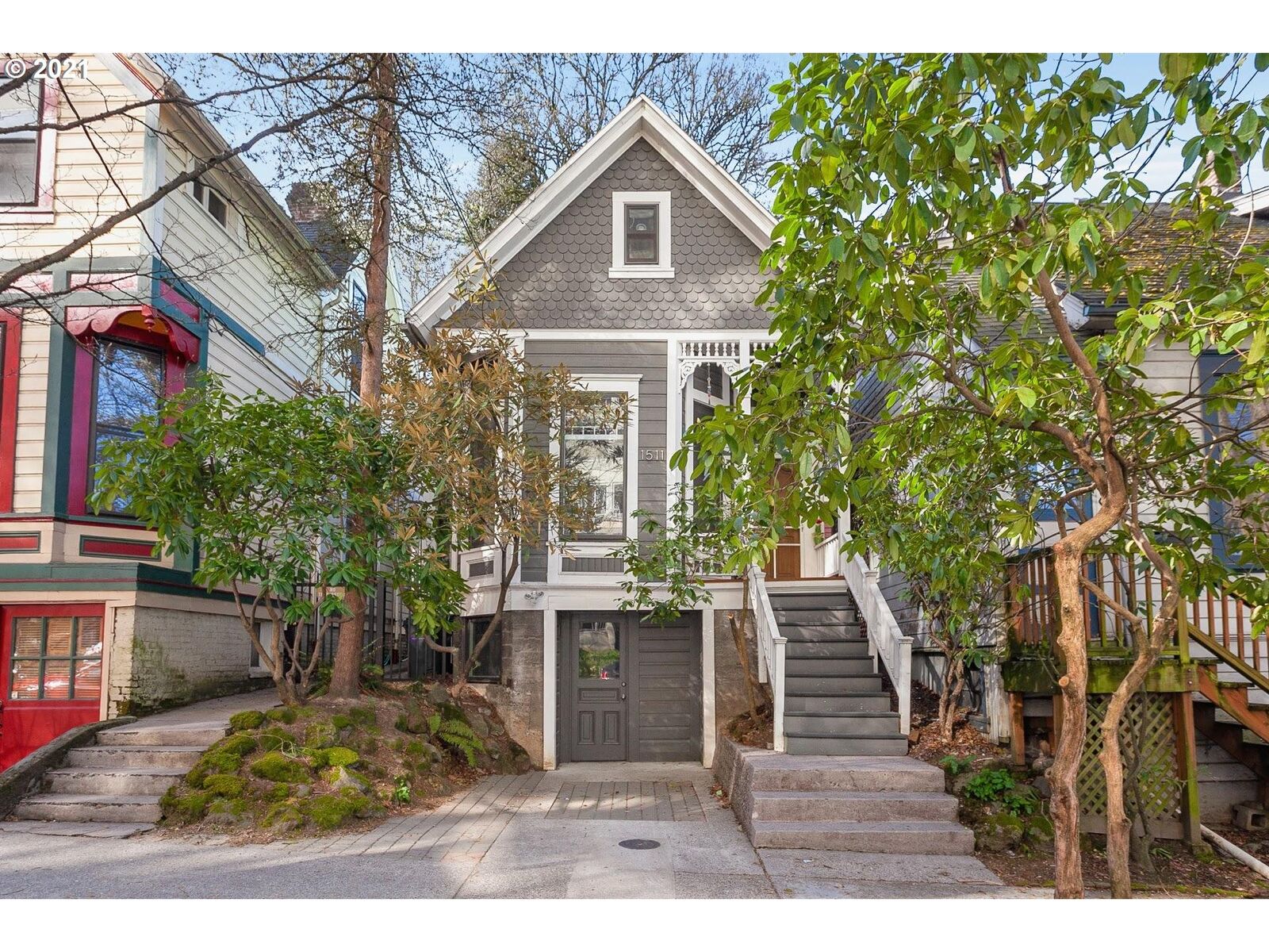 Property Photo:  1511 SW 17th Ave  OR 97201 