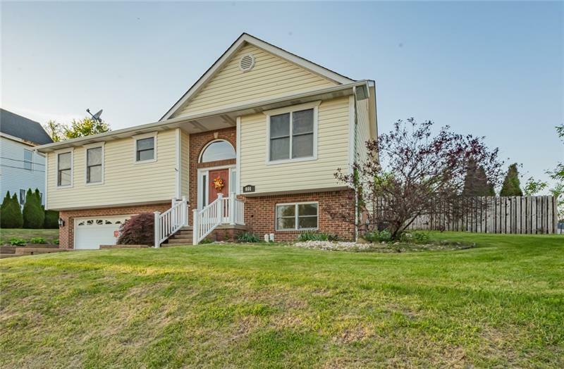 Property Photo:  801 Ridge Ave  PA 15644 