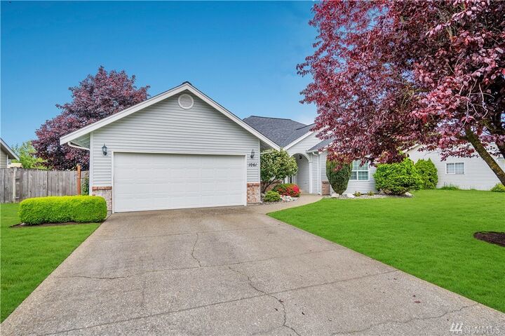 Property Photo: 1061 Ridgeway Dr WA 98264