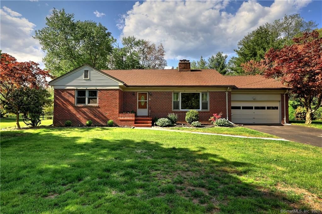 Property Photo: 36 Woodside Drive CT 06477