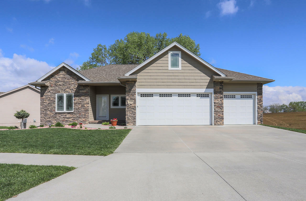 Property Photo: 5220 Ballard Circle IA 51503