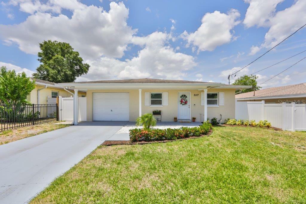 Property Photo:  2117 W Cordelia Street  FL 33607 