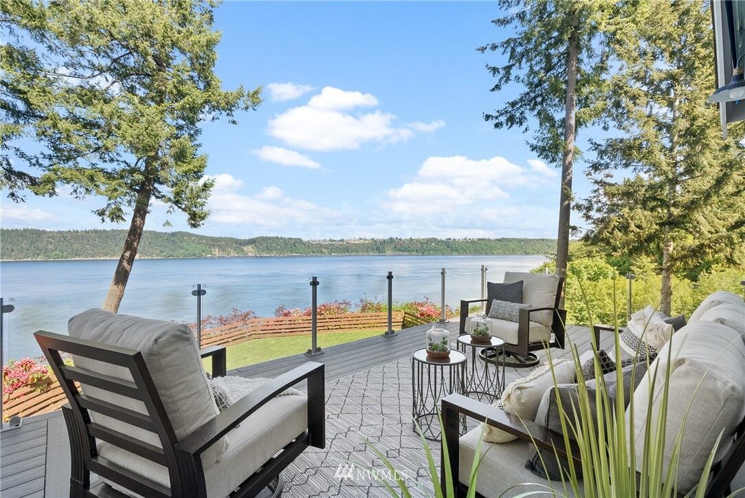 Property Photo:  4407  Holly Lane NW  WA 98335 