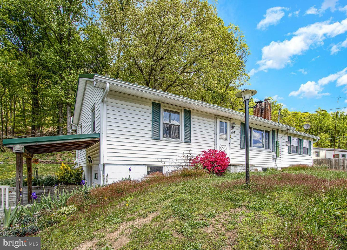 Property Photo:  995 Fox Hollow Road  PA 17090 