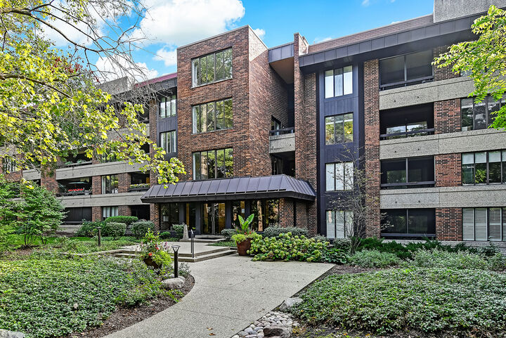 1401 Burr Oak Road 408C  Hinsdale IL 60521 photo