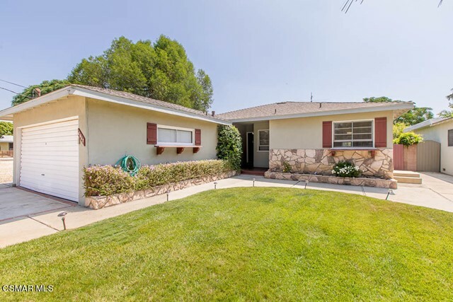 Property Photo:  6852 Rubio Avenue  CA 91406 