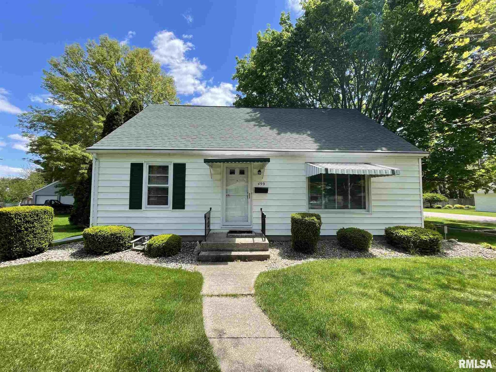 Property Photo: 499 Phillips IL 61401