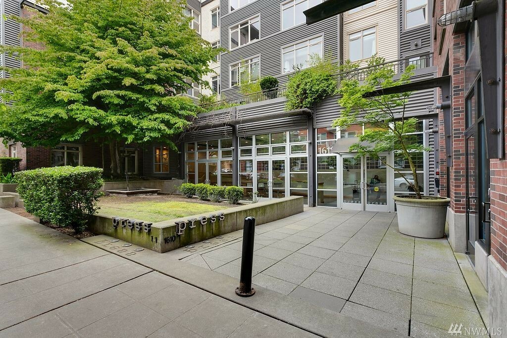 Property Photo: 1610 Belmont Ave 608 WA 98122