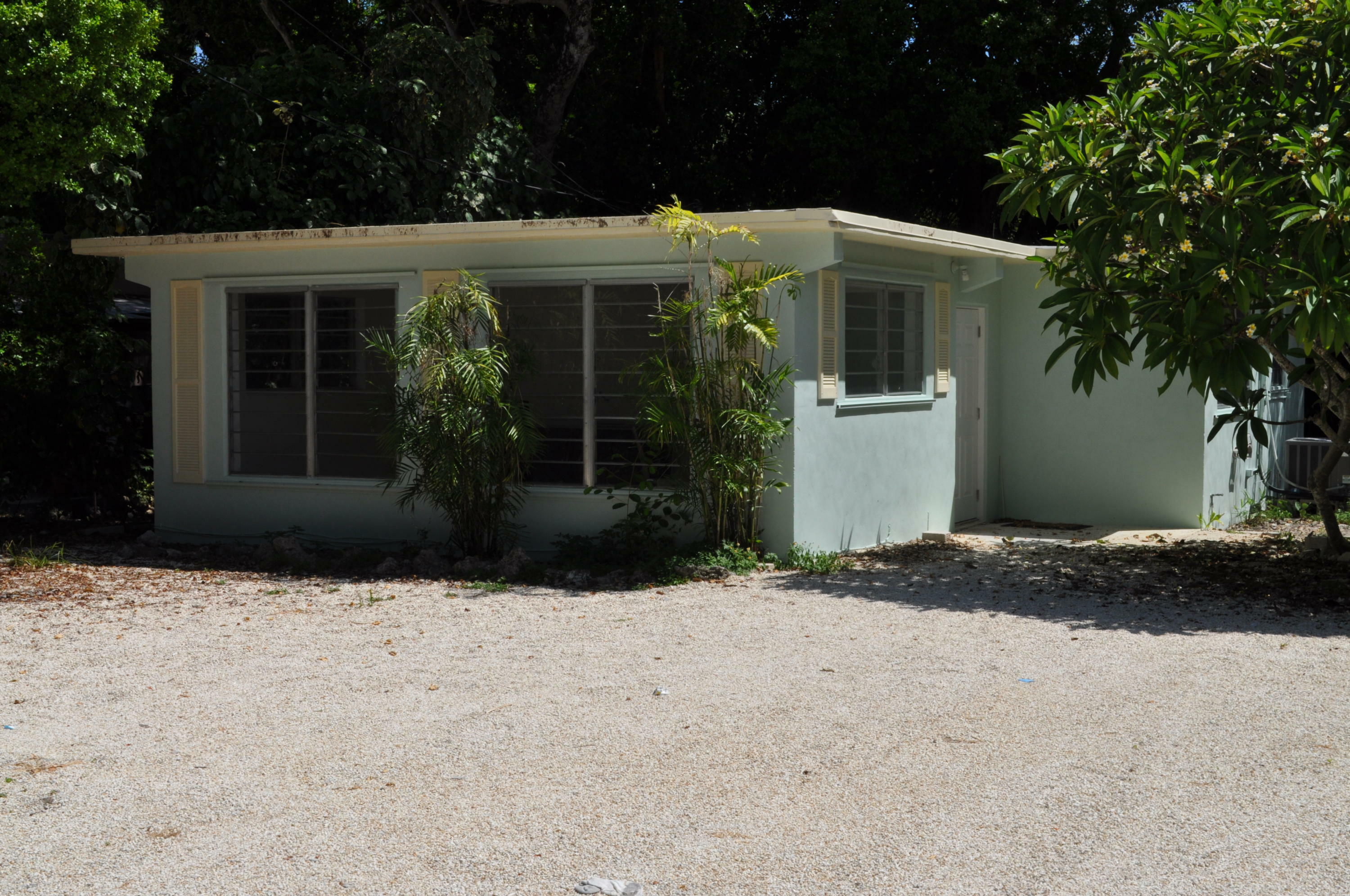 Property Photo:  118 N Hammock Road  FL 33036 