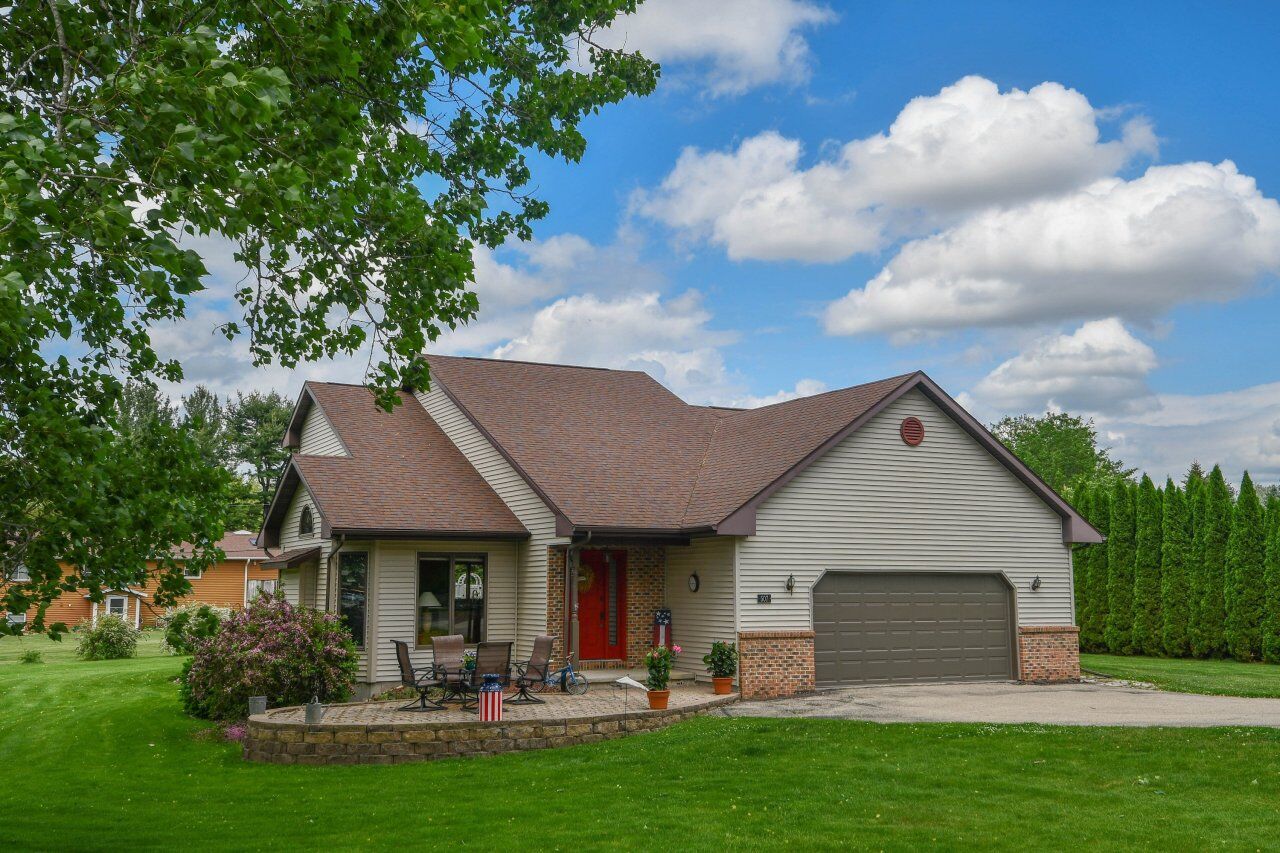 Property Photo:  507 Skogen Rd  WI 53523 