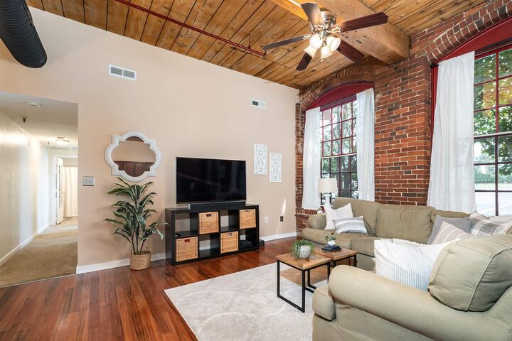 Property Photo: 471 Silver Street 108 NH 03103