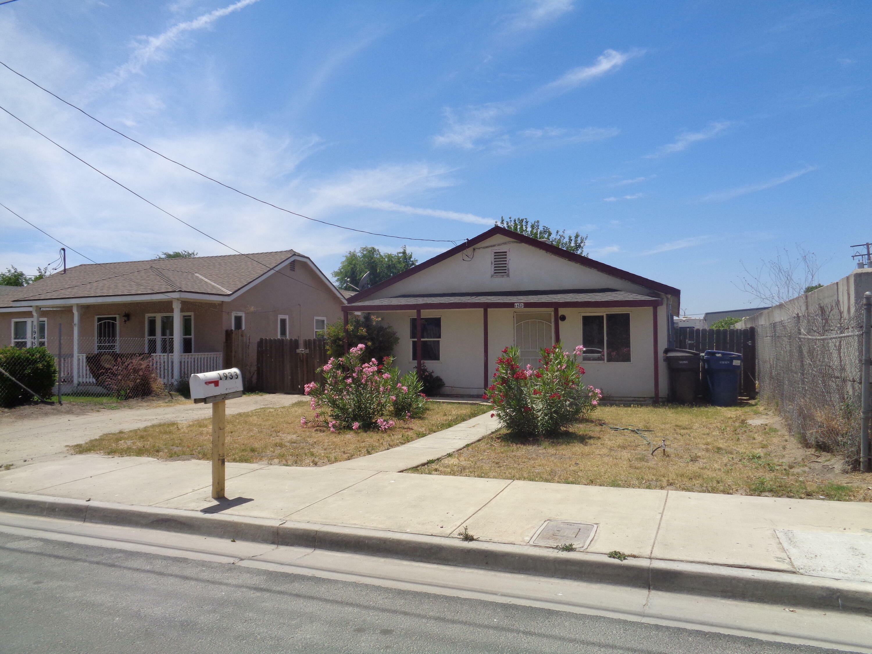 Property Photo:  1933 S O Street  CA 93274 