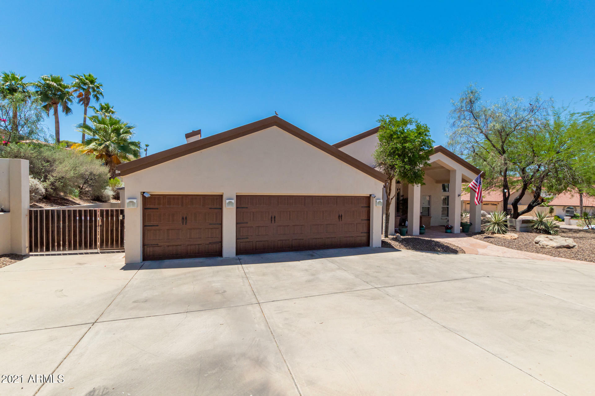 Property Photo:  1101 E Tierra Buena Lane  AZ 85022 