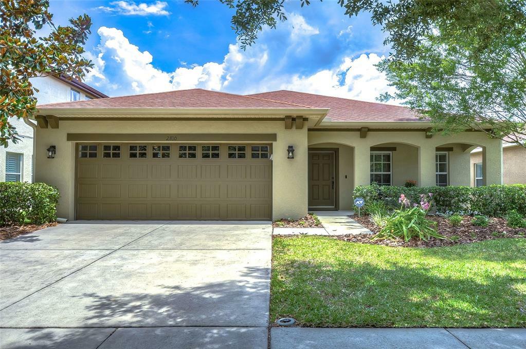 Property Photo:  2810 Winglewood Circle  FL 33558 