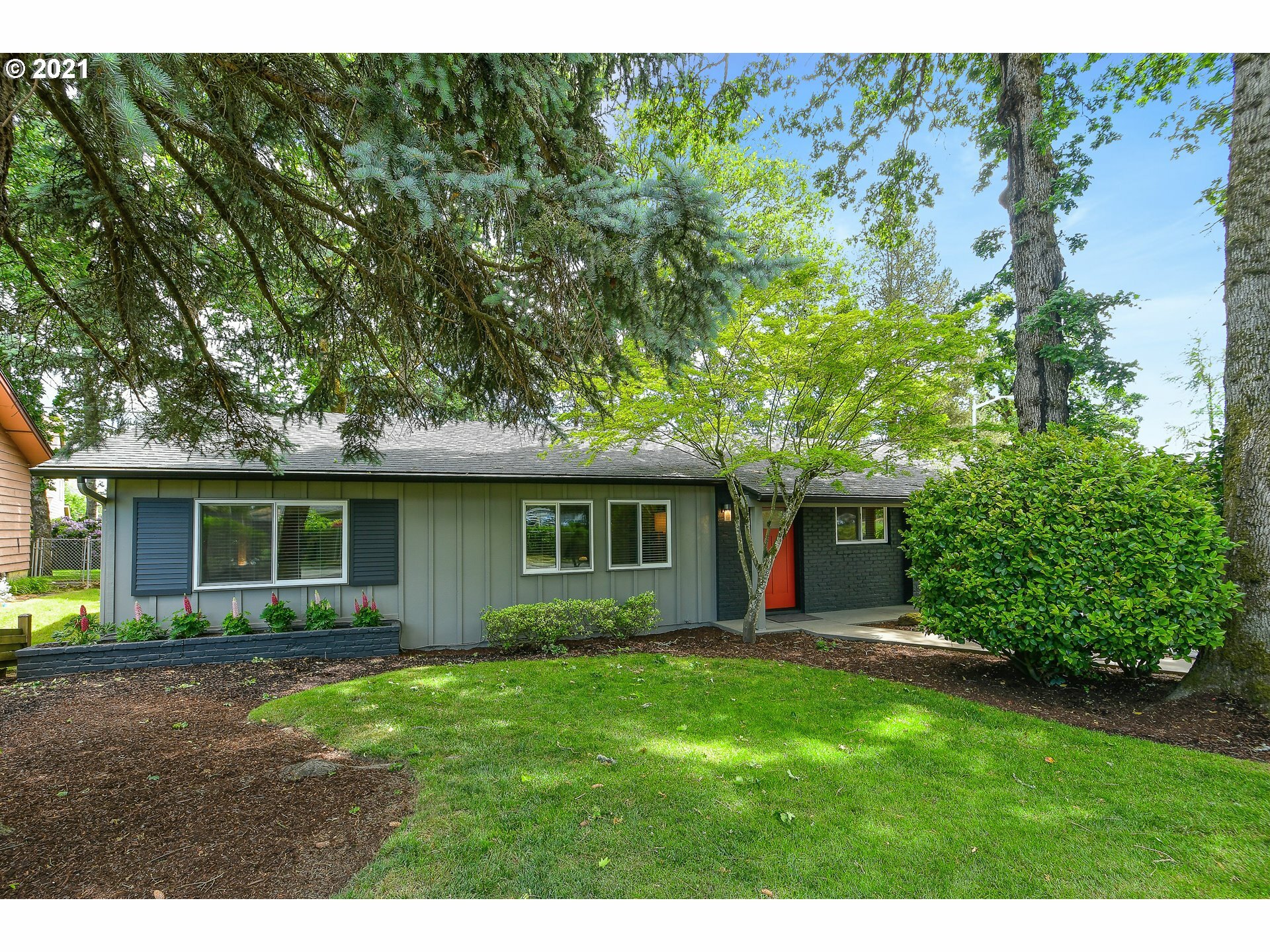 Property Photo:  510 SW 141st Ave  OR 97006 