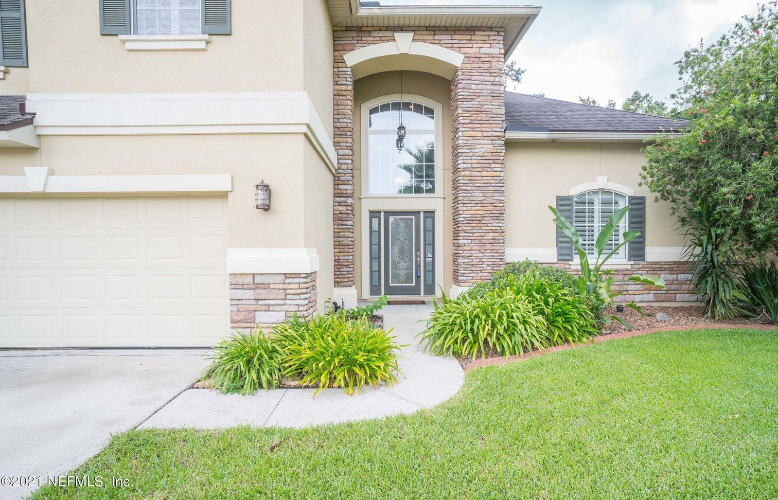Property Photo:  700 Reflection Cove Road E  FL 32218 