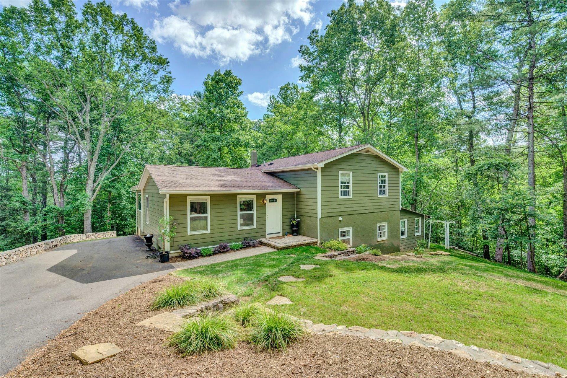 8694 Starlight Ln  Boones Mill VA 24065 photo