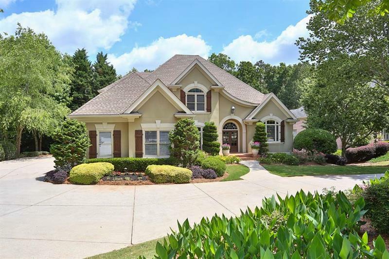 Property Photo:  7070 Laurel Oak Drive  GA 30024 