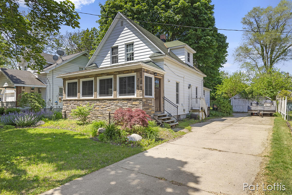 Property Photo:  3161 Ottawa Avenue SW  MI 49418 