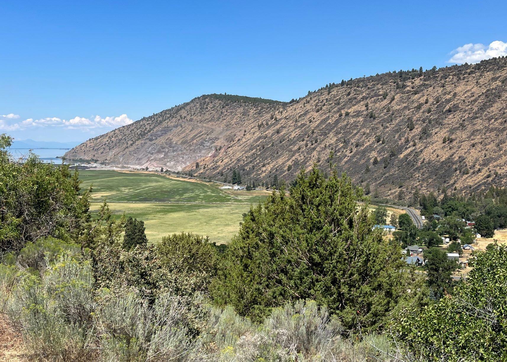 Property Photo:  Lot 8 Peregrine Heights  OR 97601 