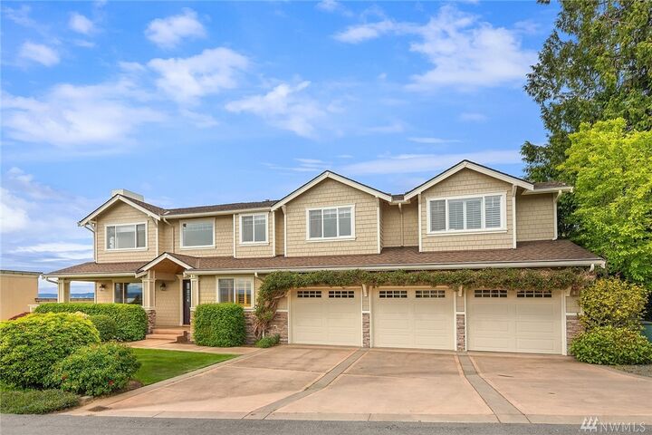 Property Photo:  18914 Sound View Place  WA 98020 