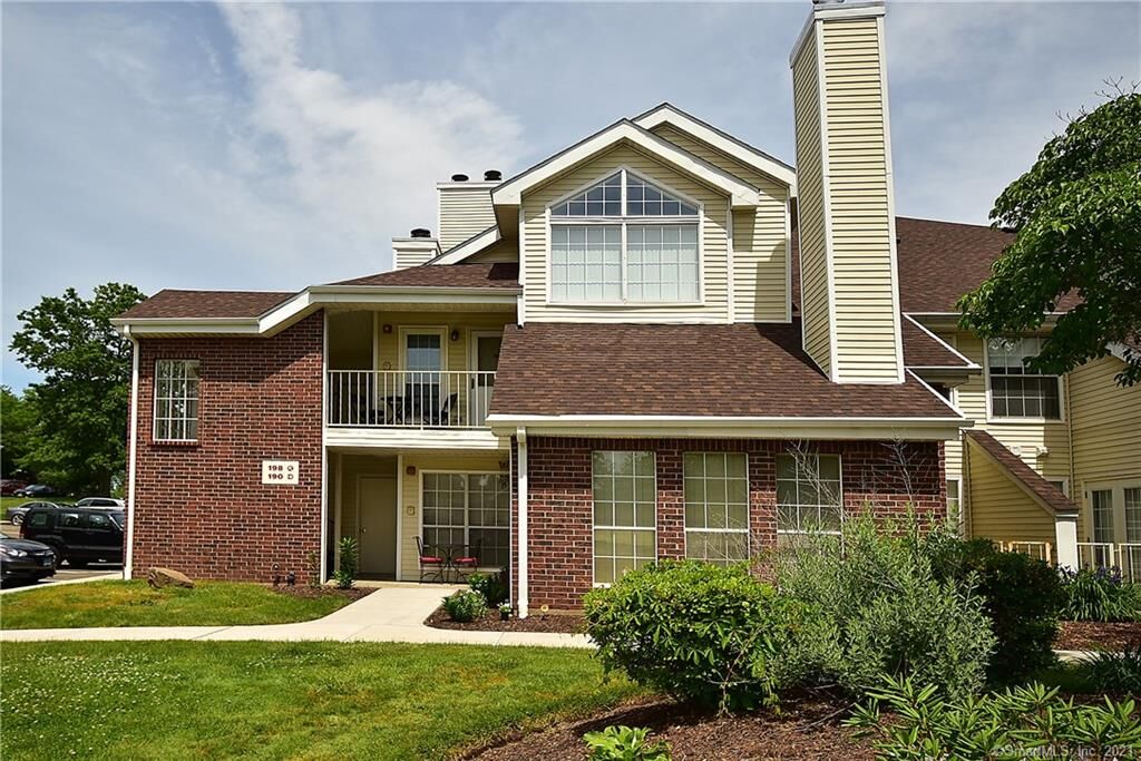 Property Photo:  198 Carriage Crossing Lane 198  CT 06457 