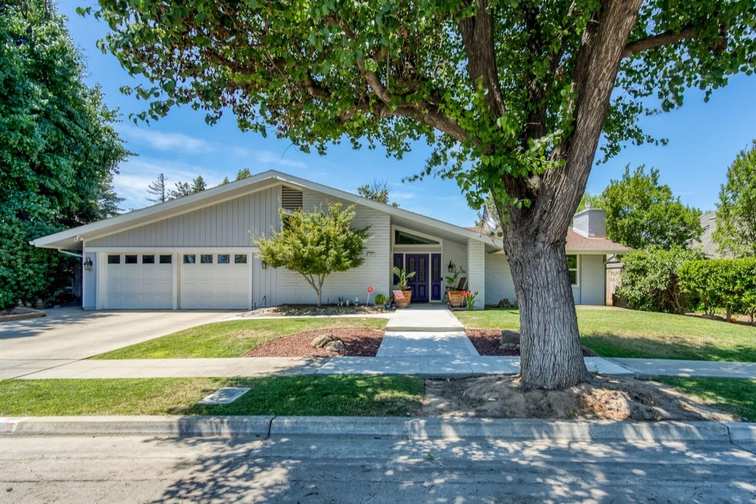 Property Photo:  6455 N Hazel Avenue  CA 93711 
