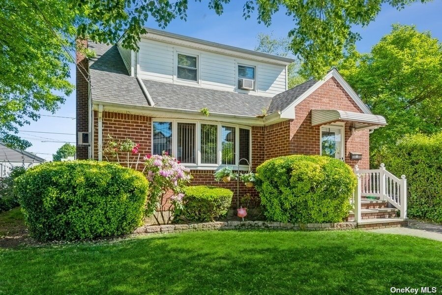 Property Photo:  611 Wayne Avenue  NY 11040 