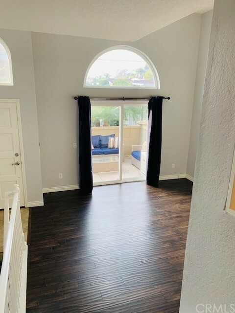 Property Photo: 1940 Maple Avenue 106 CA 92627