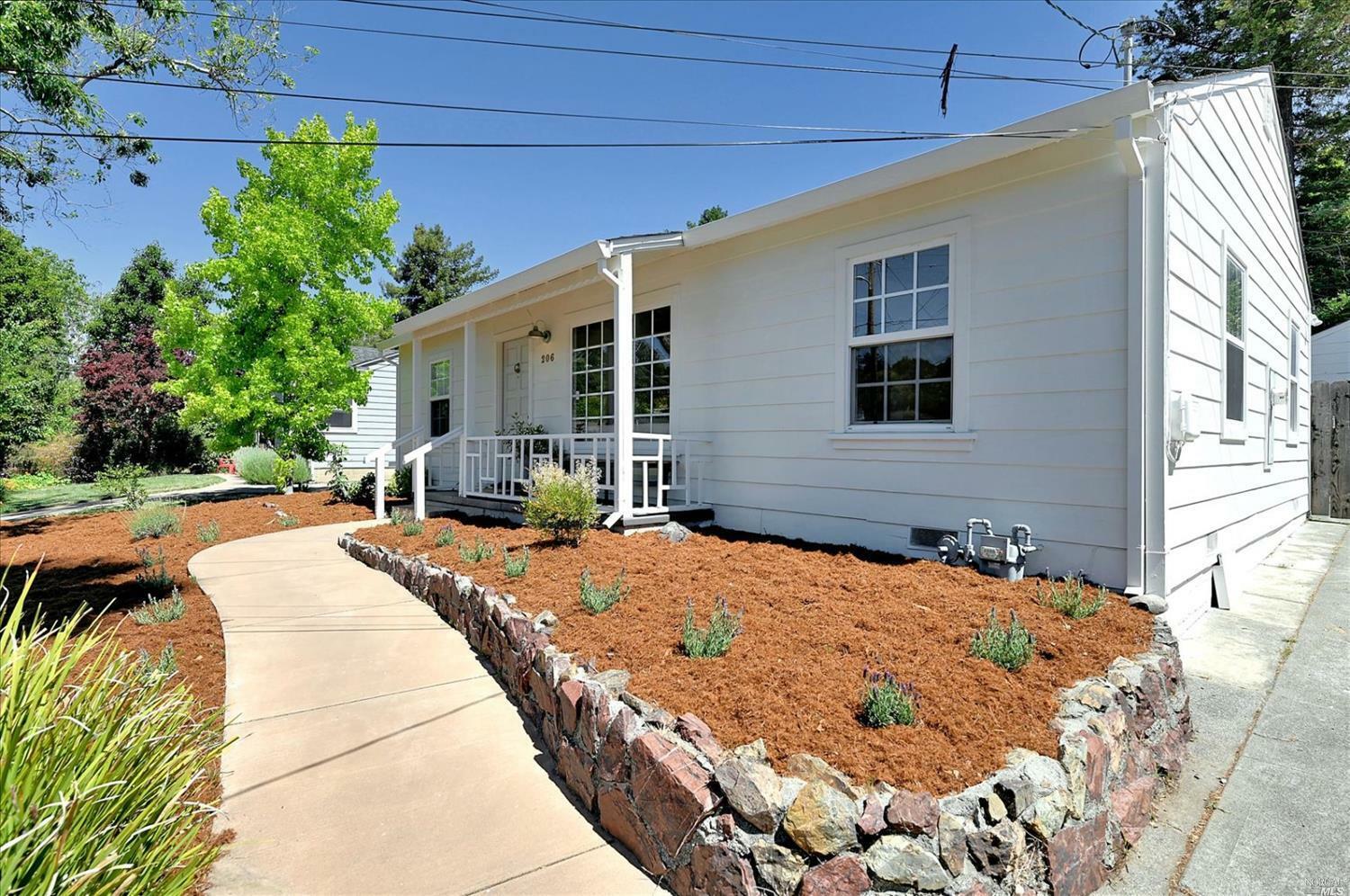 Property Photo:  206 Solano Street  CA 94901 