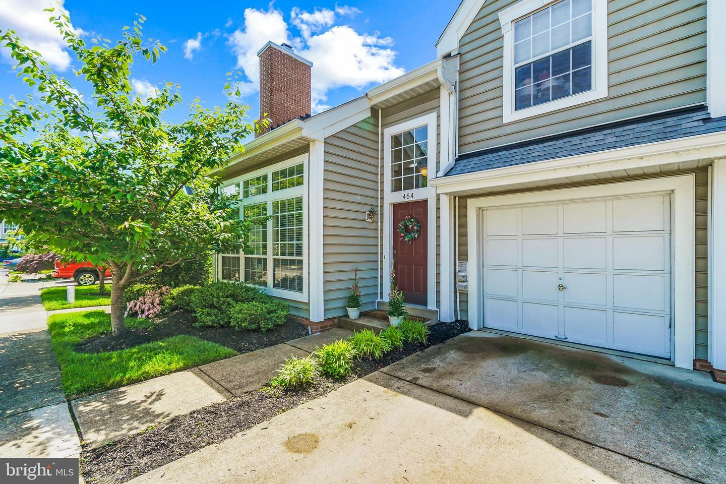 Property Photo:  454 Overlook Drive  VA 22125 