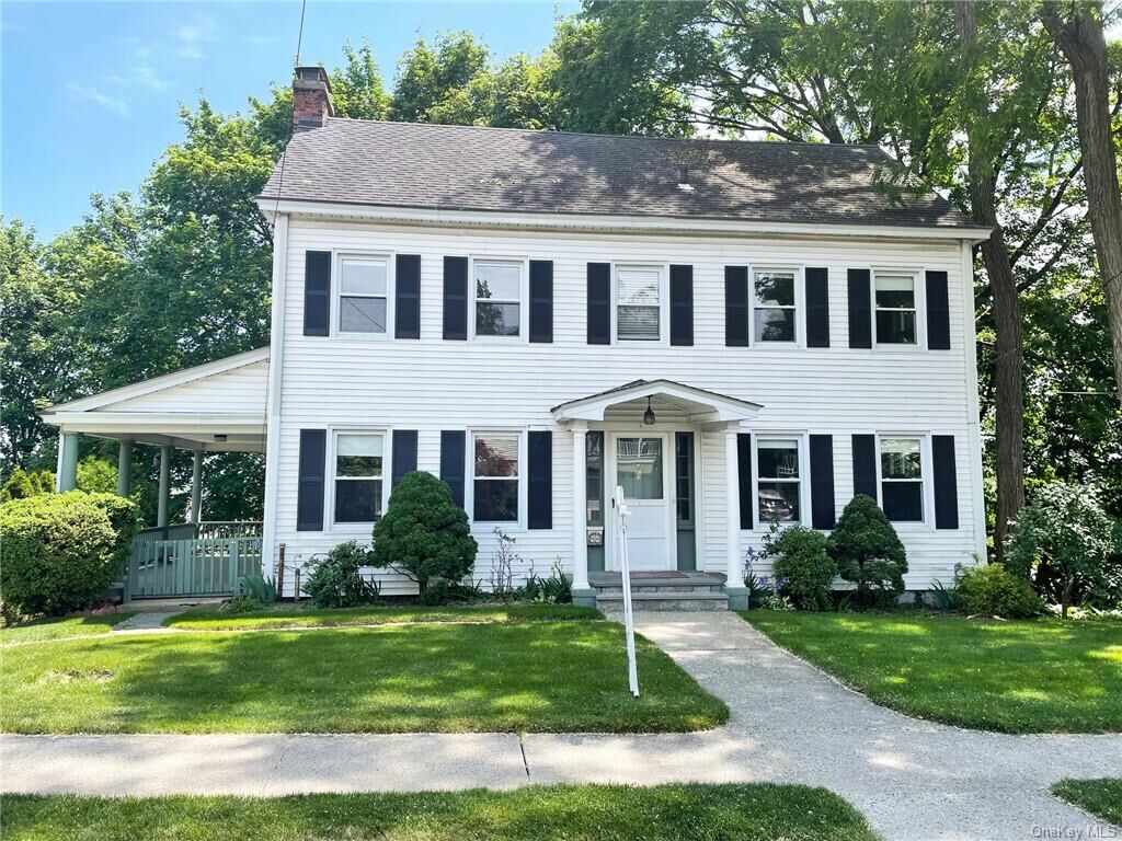 Property Photo:  9 Whitney Street  NY 10606 